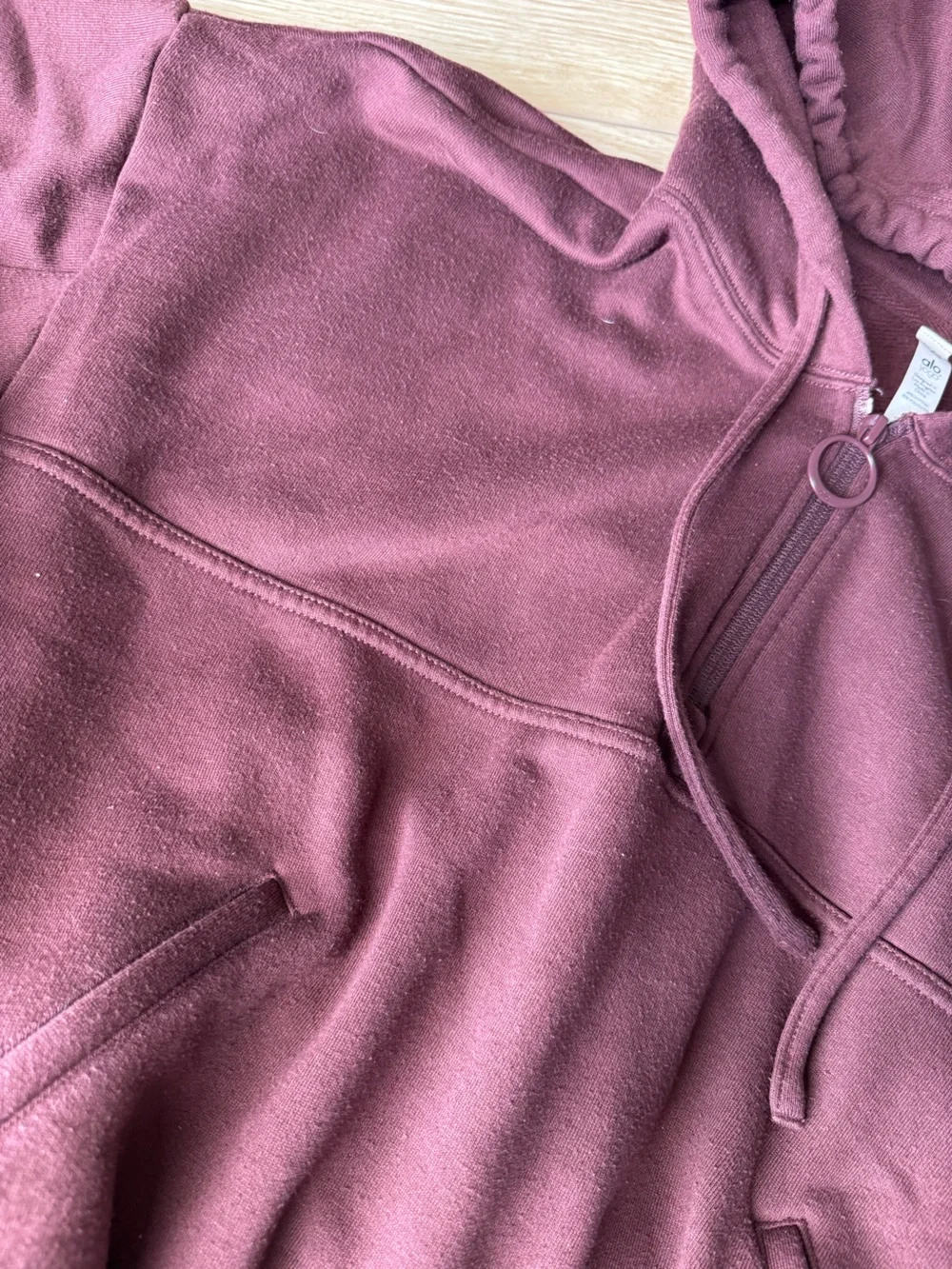 alo yoga brown maroon cropped sweatshirt